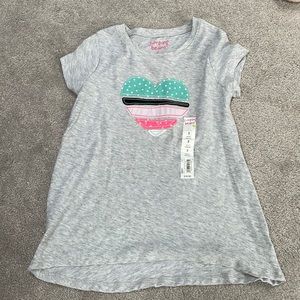 Girls Size 7 Gray Heart T-Shirt NWT